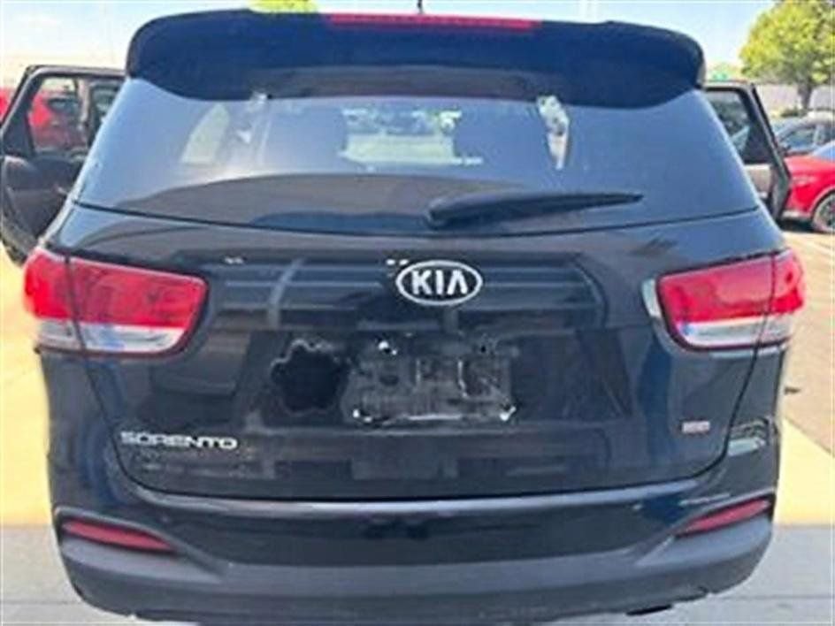 Used 2017 Kia Sorento FWD image 5