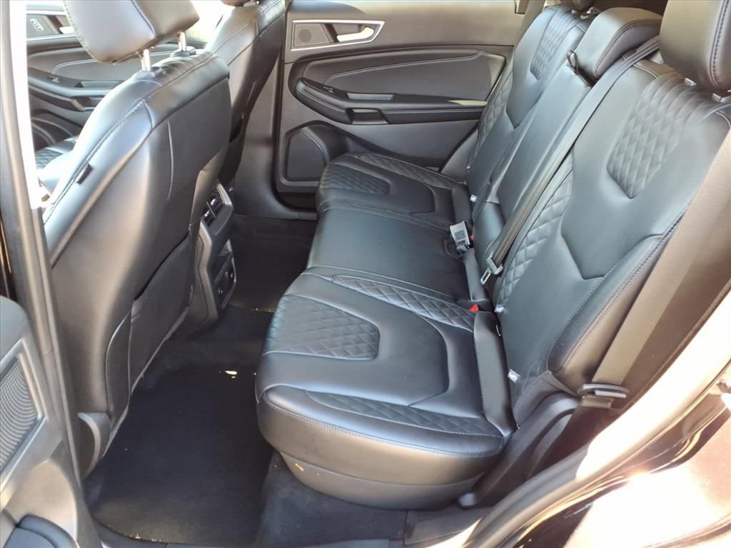 Used 2024 Ford Edge Titanium image 10