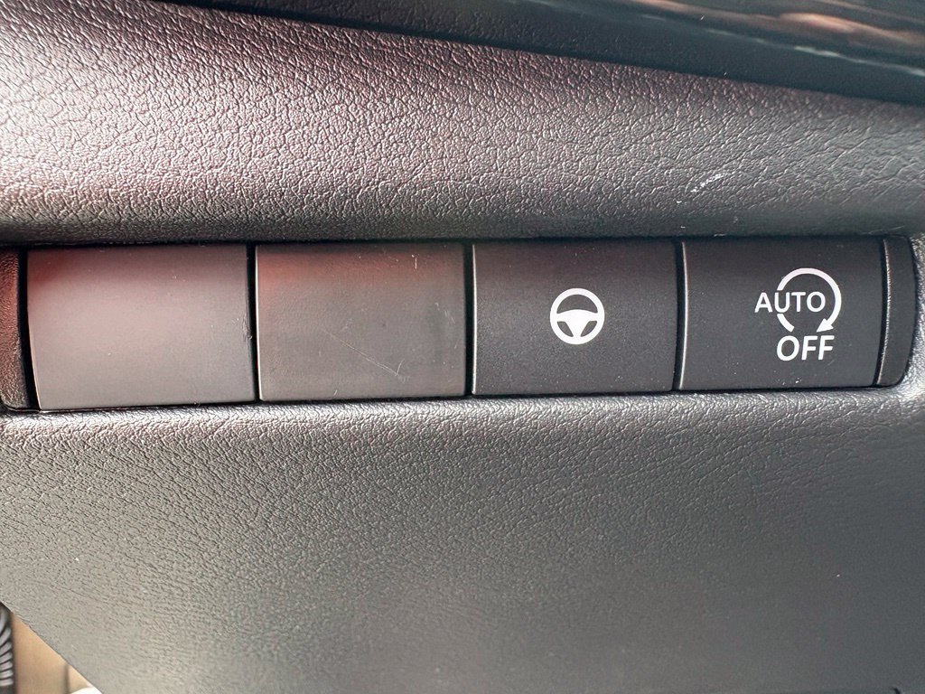 New 2027 Nissan Kicks SR FWD image 25