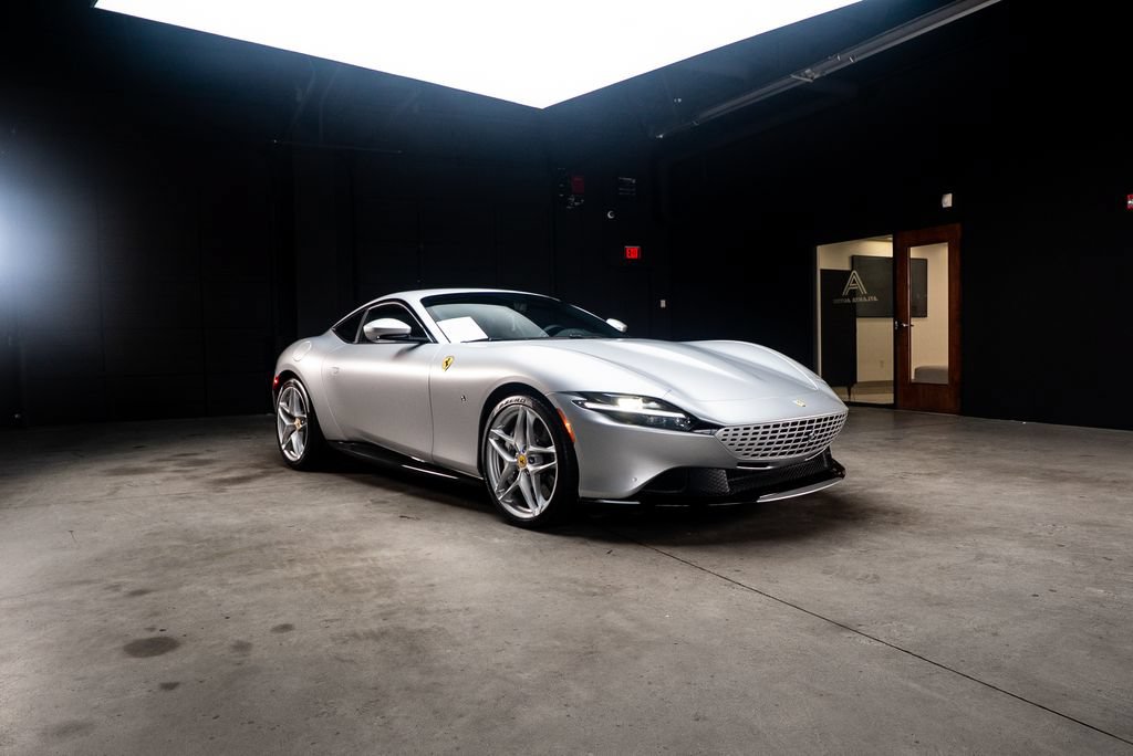 Used 2022 Ferrari Roma RWD image 12
