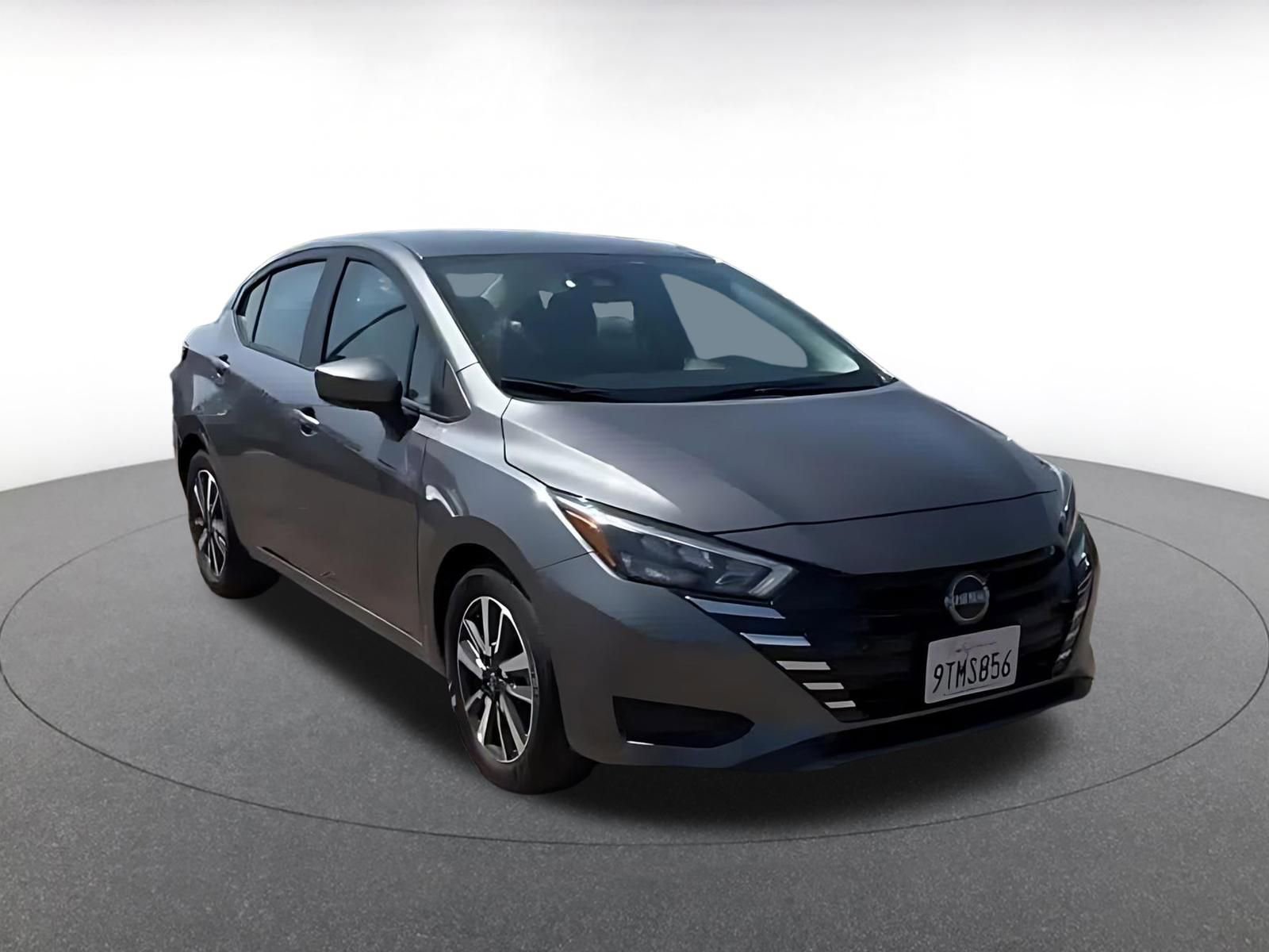 Used 2025 Nissan Versa SV FWD image 3