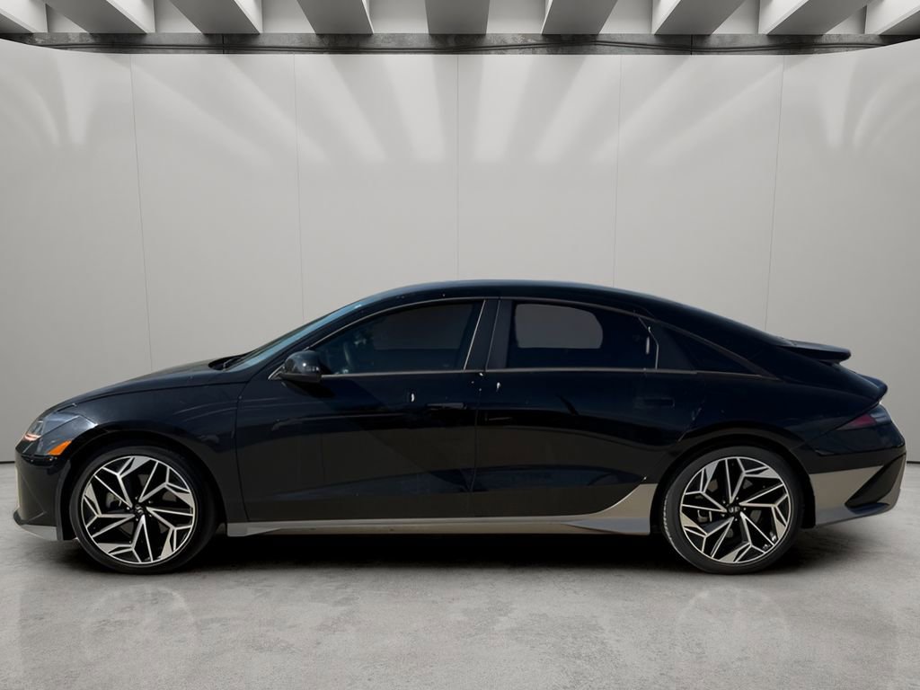 Used 2024 Hyundai Ioniq 6 SEL image 2