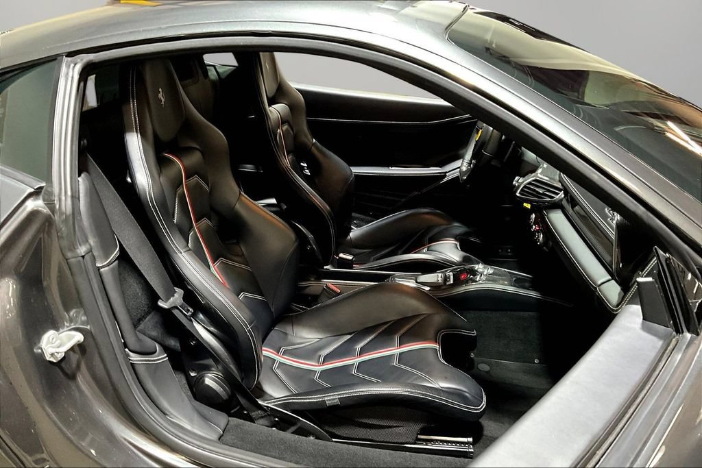 Used 2015 Ferrari 458 Italia Coupe RWD image 23
