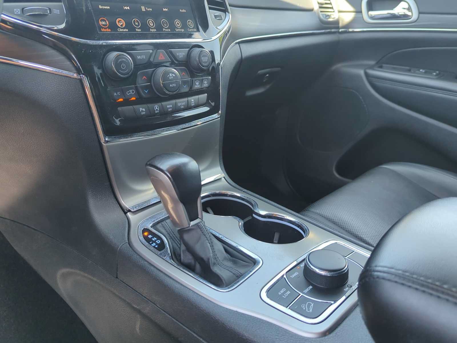 Used 2021 Jeep Grand Cherokee Limited w/ Luxury Group II AWD/4WD image 22