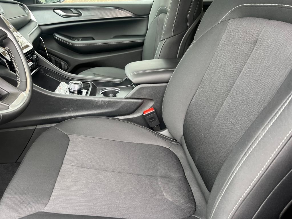 New 2026 Jeep Grand Cherokee L 4WD image 17