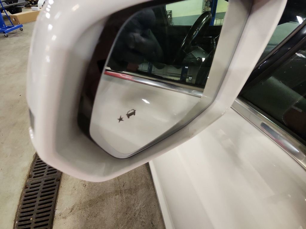 Used 2020 Cadillac XT5 Premium Luxury image 33