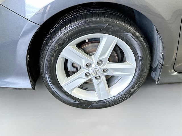 Used 2012 Toyota Camry SE FWD image 12