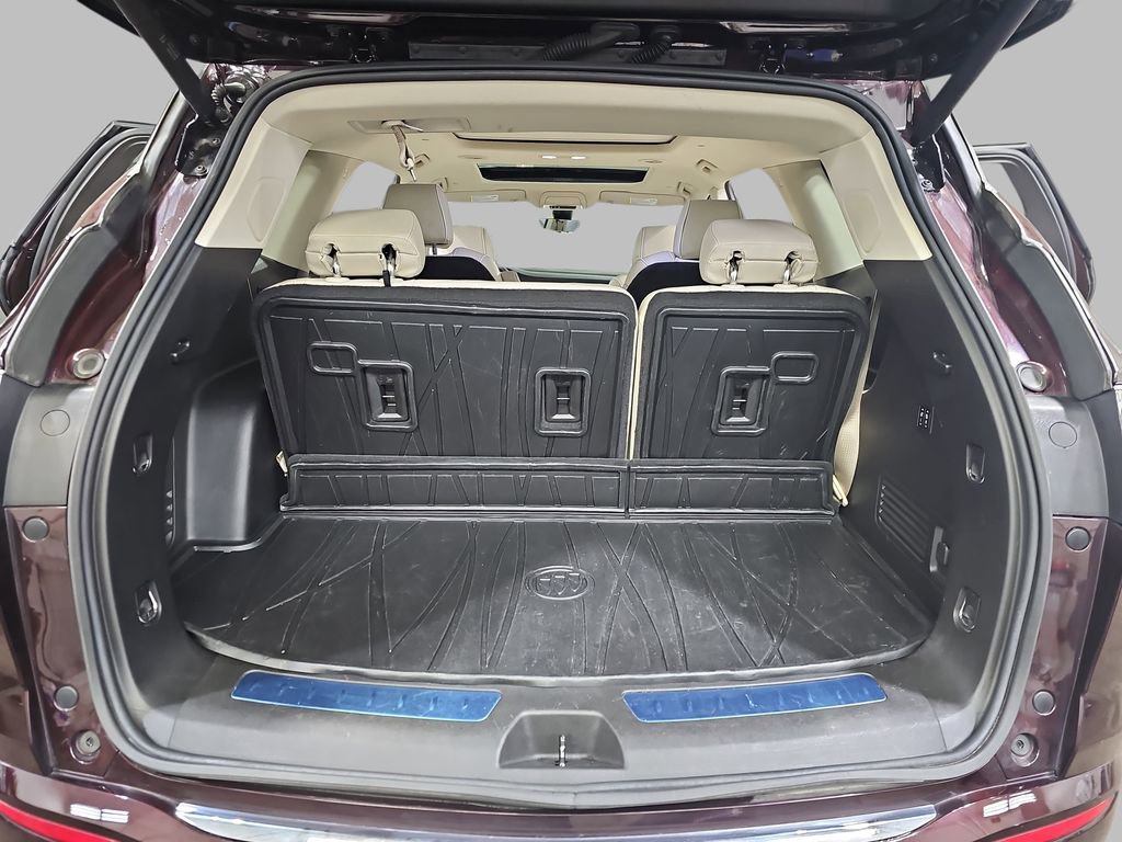 Certified 2024 Buick Enclave Avenir w/ Avenir Technology Package image 17