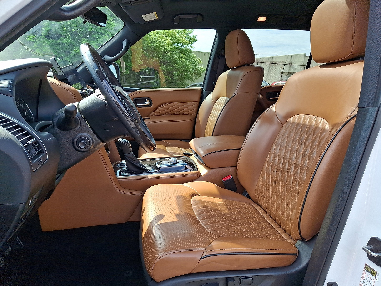 Used 2024 INFINITI QX80 Sensory AWD/4WD image 14
