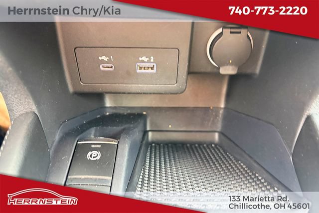 Used 2024 Nissan Kicks SR w/ SR Premium Package FWD image 17
