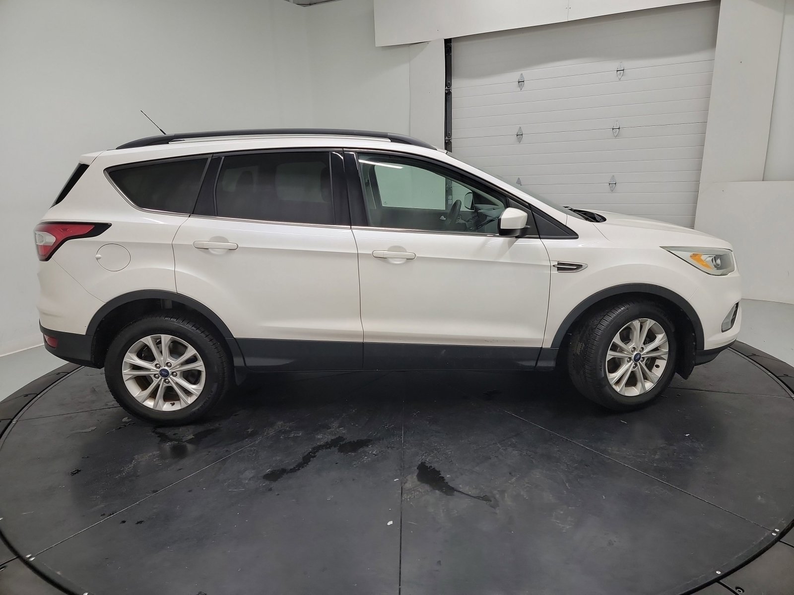 Used 2017 Ford Escape SE w/ Equipment Group 201A image 11