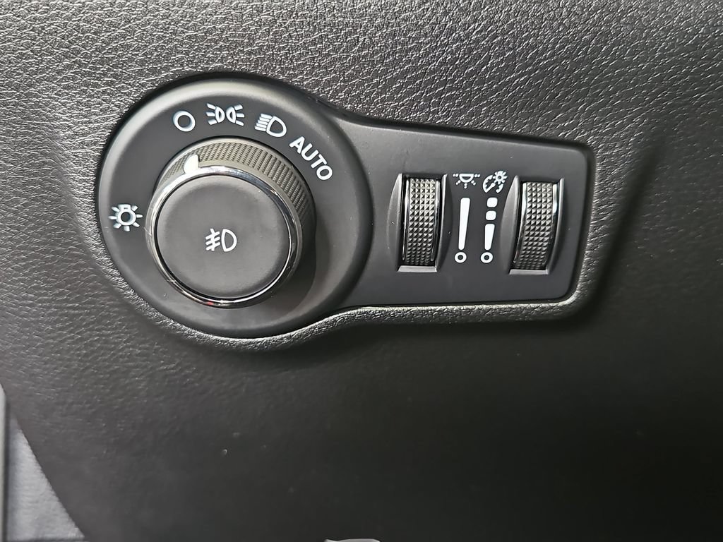 Used 2025 Jeep Compass Trailhawk AWD/4WD image 24