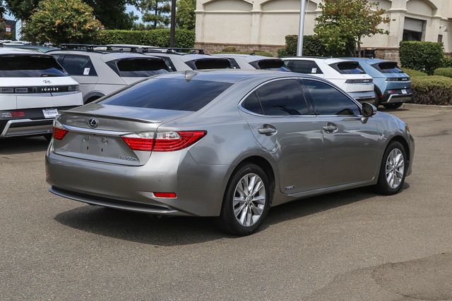 Used 2015 Lexus ES 300h w/ Navigation System Package FWD image 5