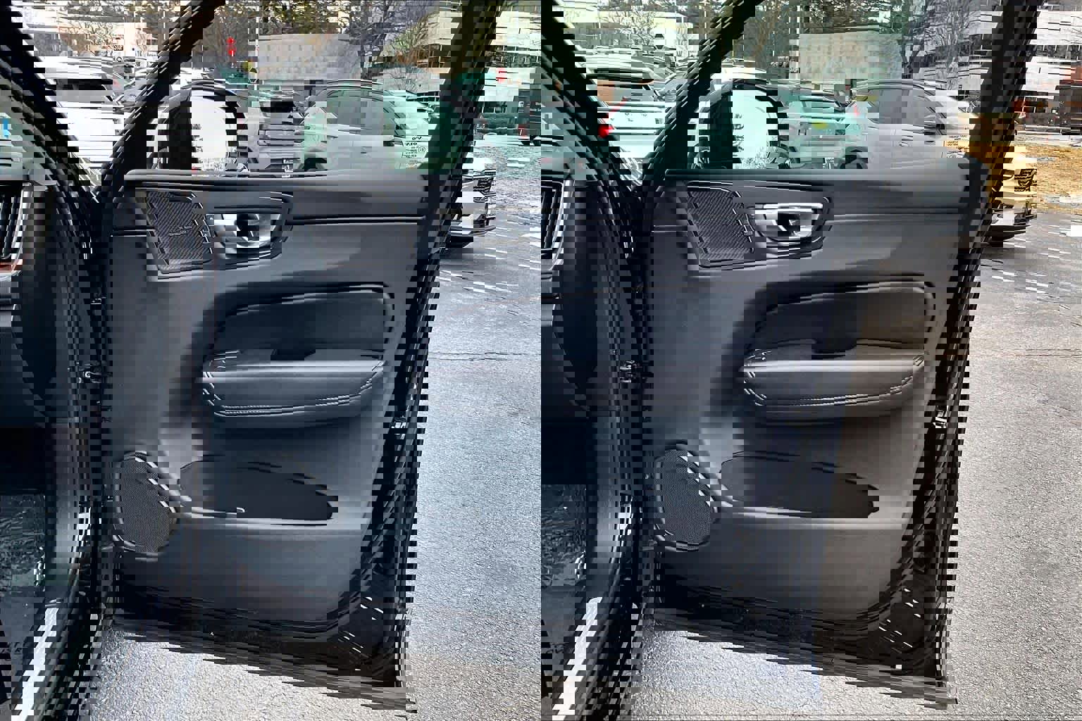 Certified 2024 Volvo XC60 B5 Plus w/ Climate Package image 22