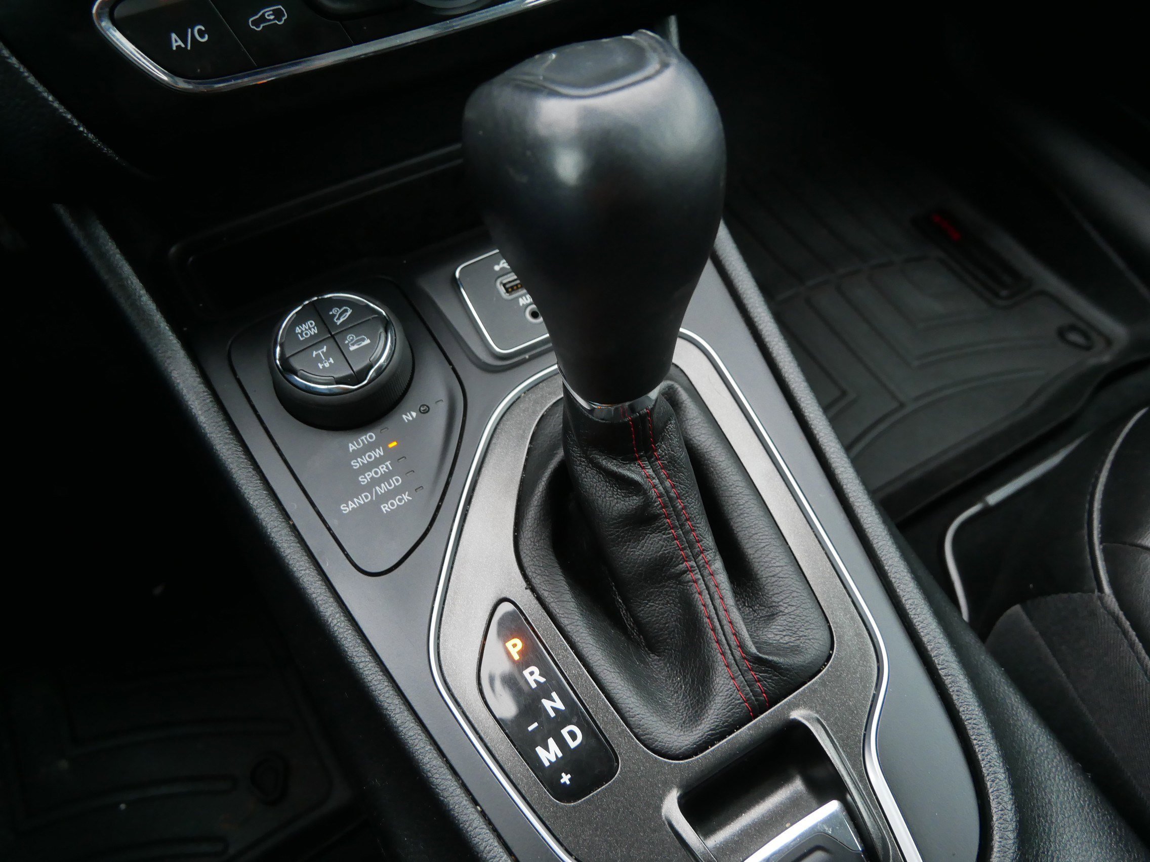 Certified 2022 Jeep Cherokee Trailhawk w/ Comfort/Convenience Group image 27