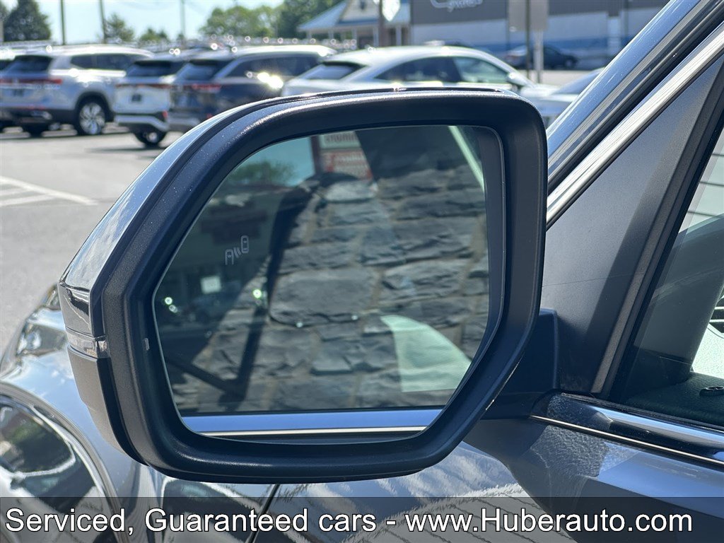 Used 2025 Volkswagen Atlas SEL AWD/4WD image 29