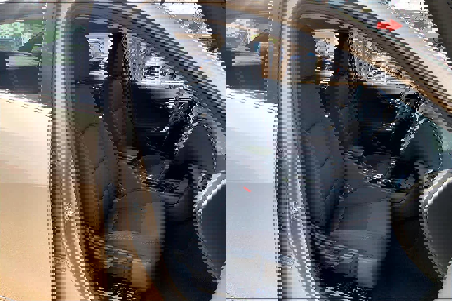 Used 2025 Chevrolet Malibu LS FWD image 9