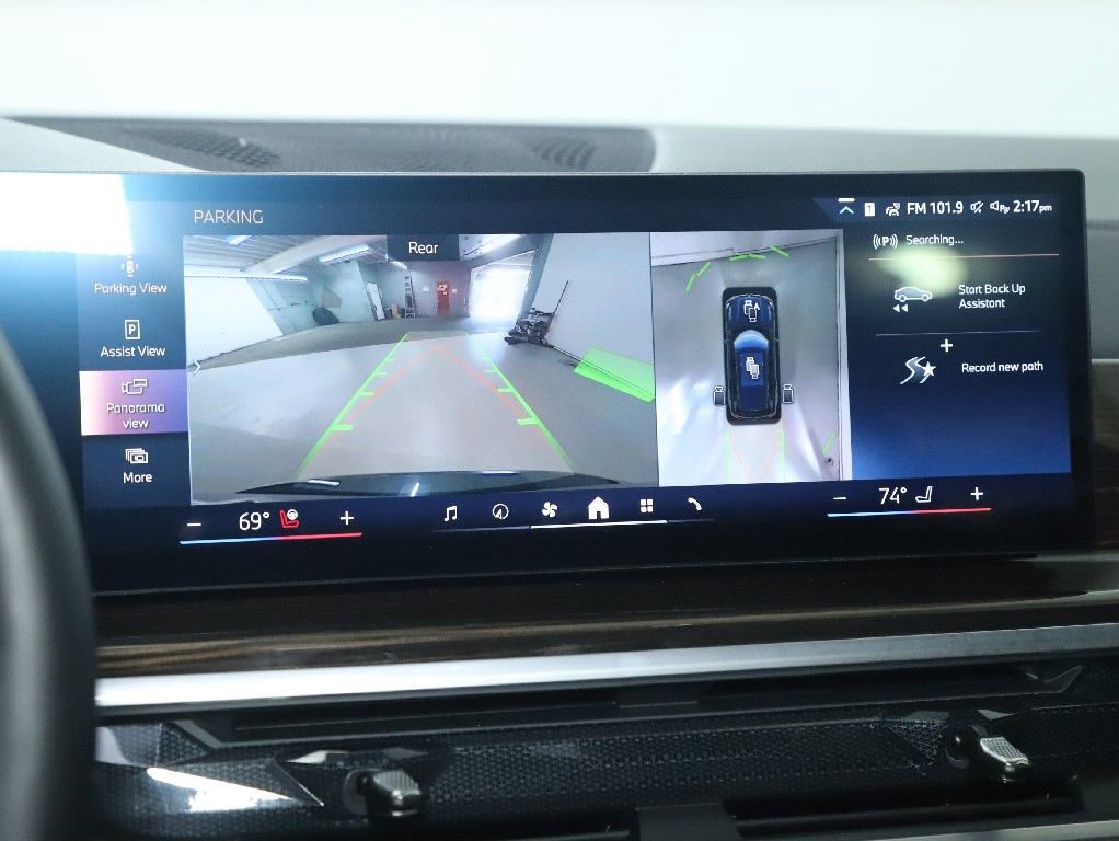 Used 2024 BMW X5 xDrive40i w/ M Sport Package AWD/4WD image 25