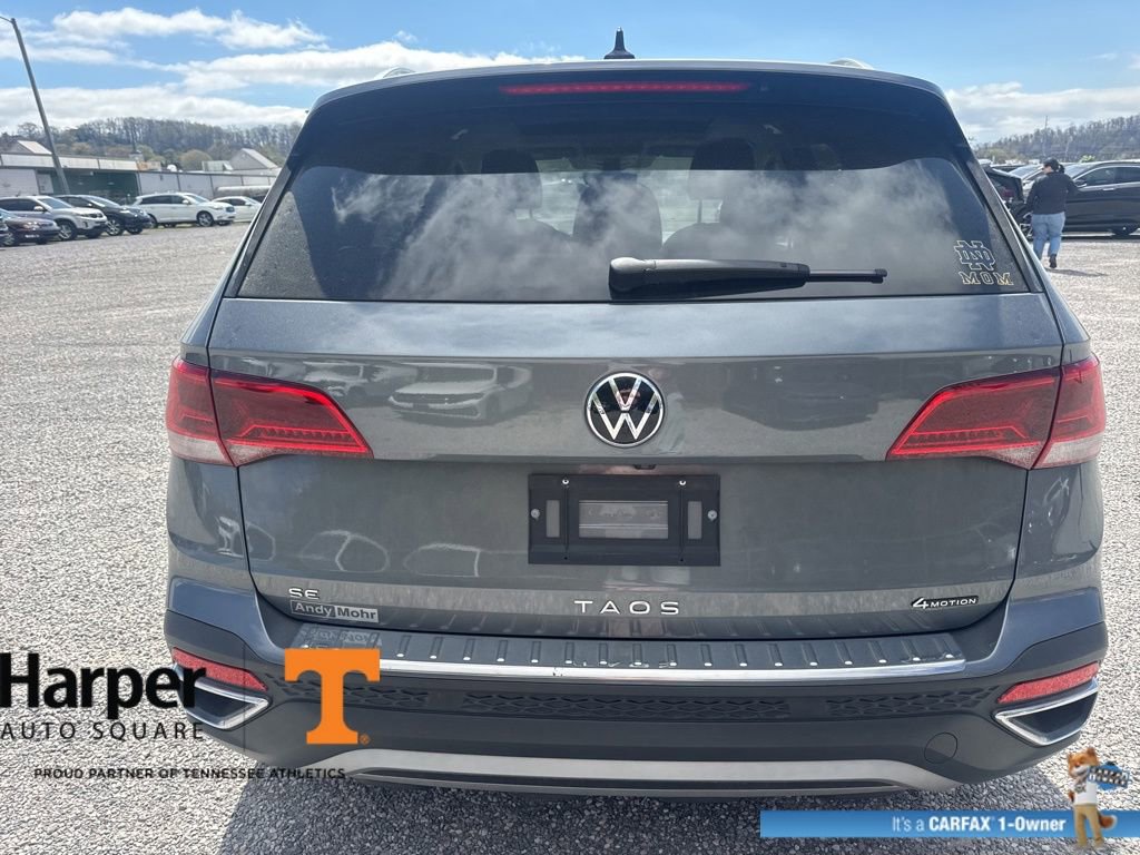 Used 2023 Volkswagen Taos SE w/ Panoramic Sunroof Package image 4