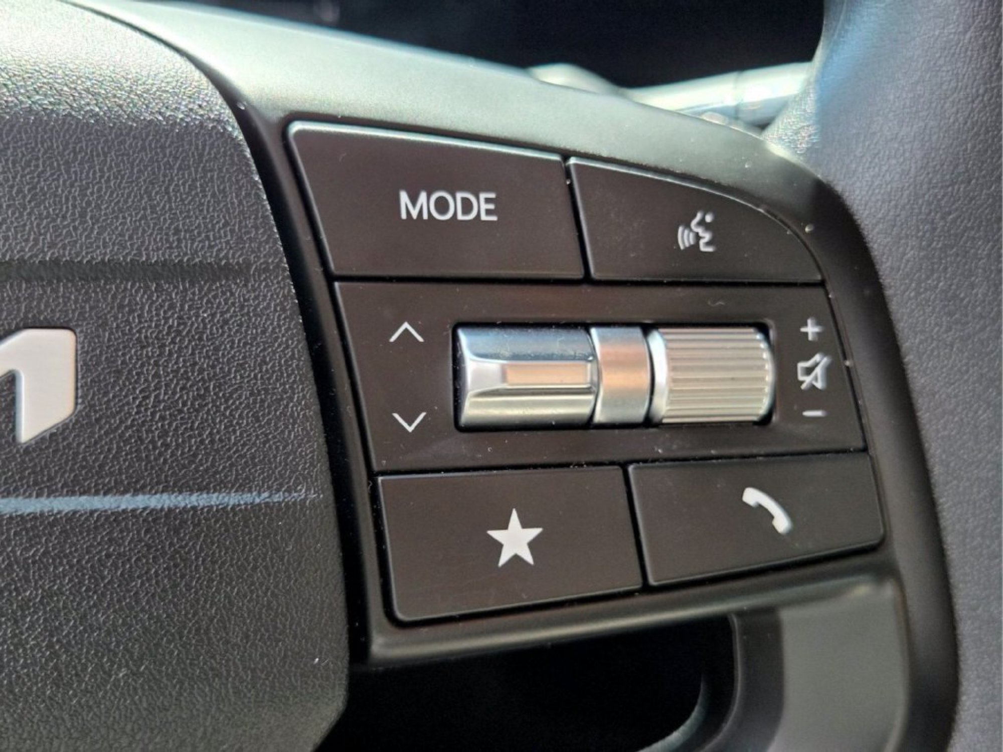New 2025 Kia K4 FWD image 46