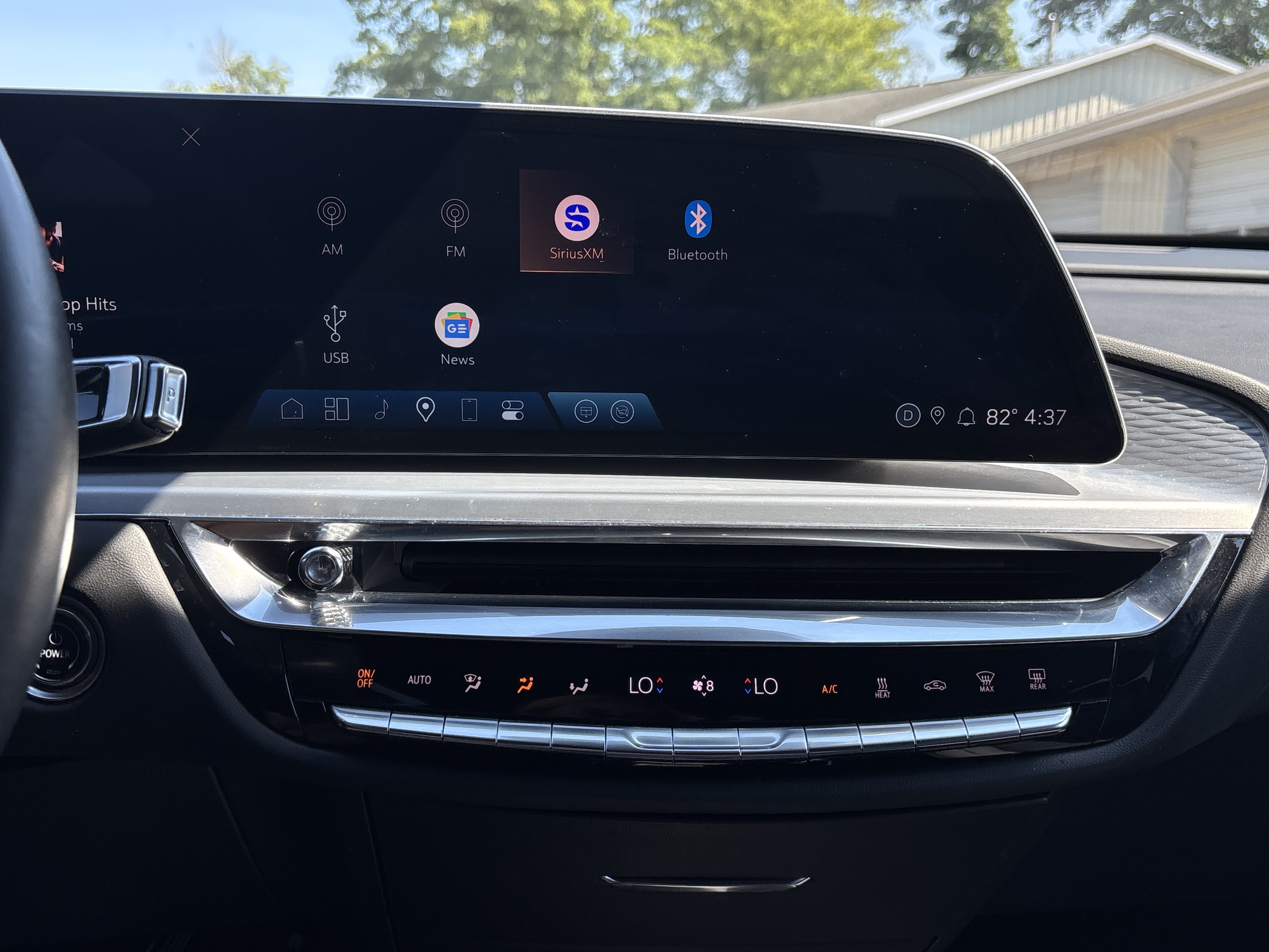 Used 2024 Cadillac Lyriq Luxury AWD/4WD image 17