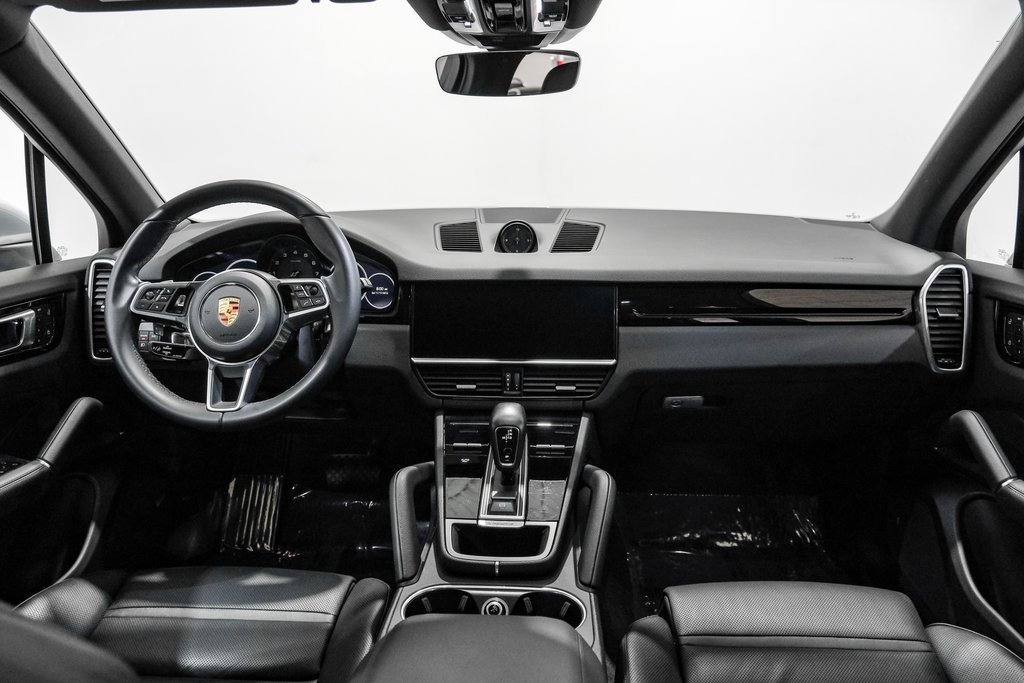 Used 2023 Porsche Cayenne image 13