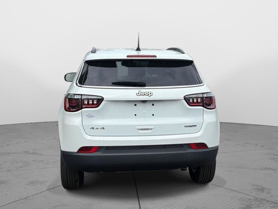 Used 2023 Jeep Compass Latitude AWD/4WD image 6