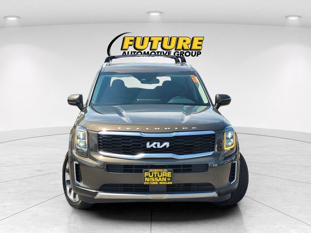 Used 2022 Kia Telluride EX w/ EX Premium Package FWD image 2
