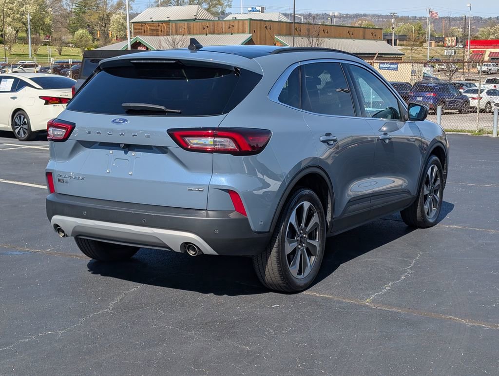 Used 2023 Ford Escape Platinum w/ Premium Technology Package image 6