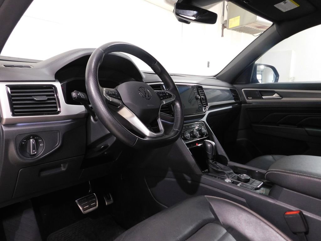 Used 2020 Volkswagen Atlas Cross Sport SEL Premium R-Line image 30