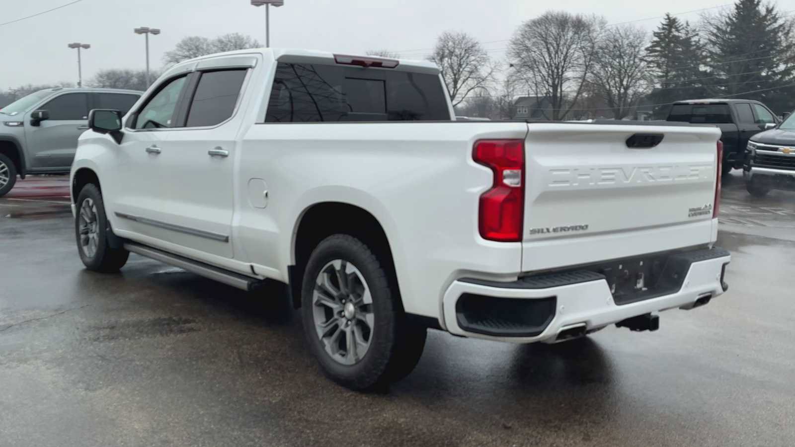 Certified 2022 Chevrolet Silverado 1500 High Country w/ Z71 Off-Road Package image 4