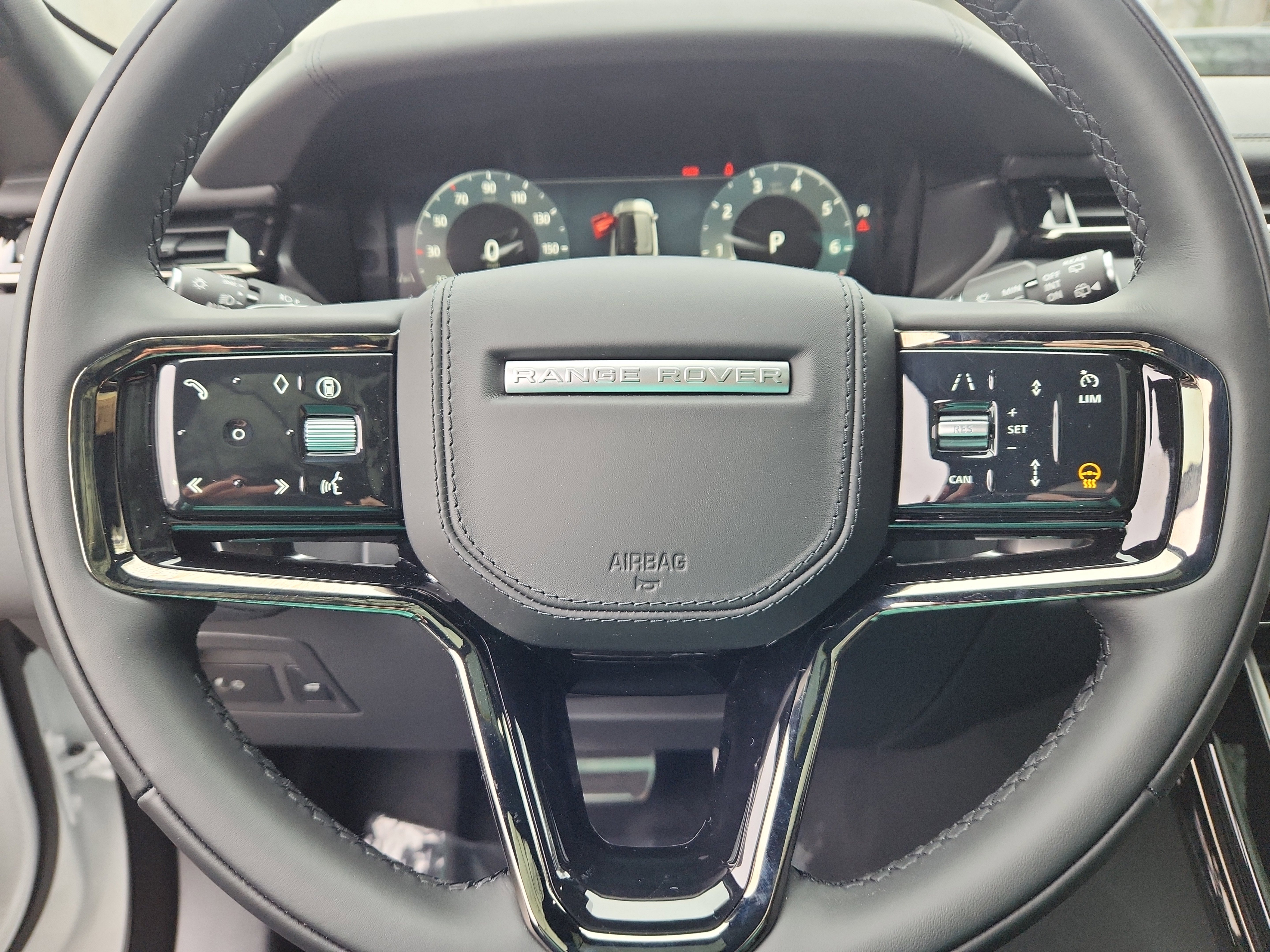 New 2026 Land Rover Range Rover Velar Dynamic SE image 18