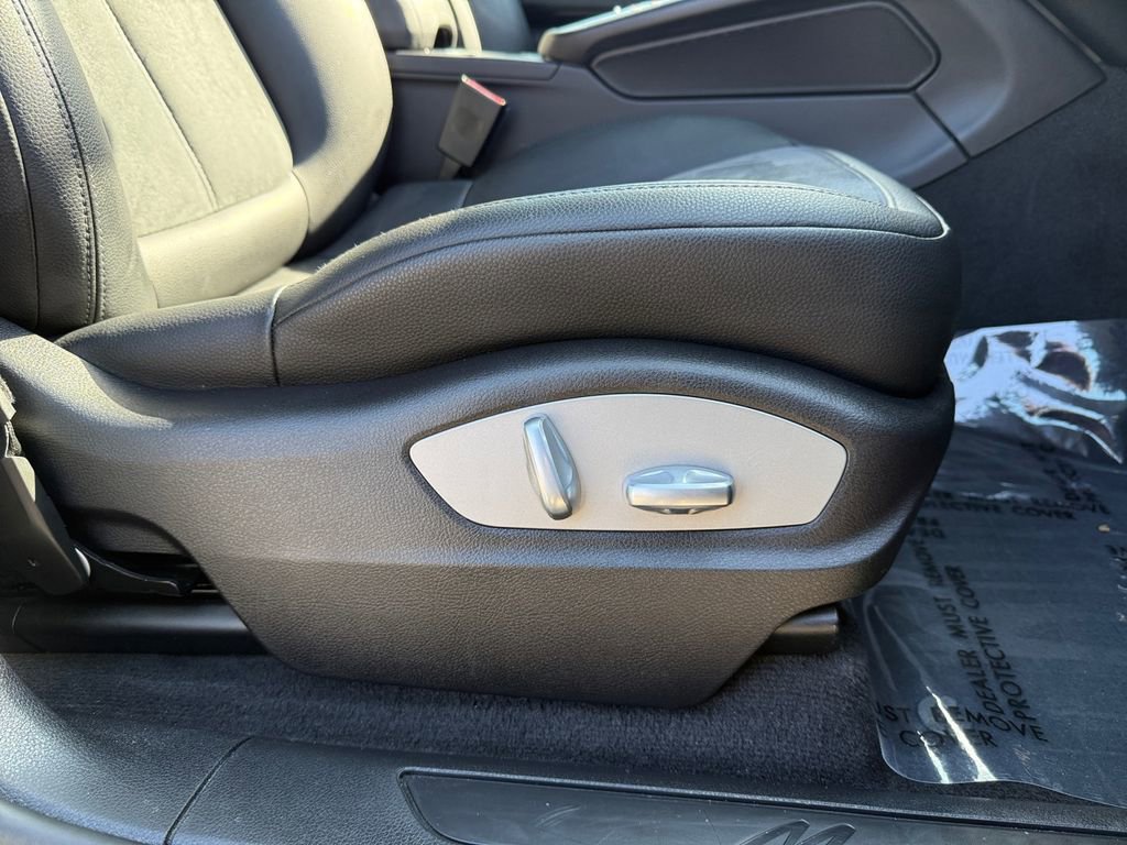 Used 2018 Porsche Macan image 32