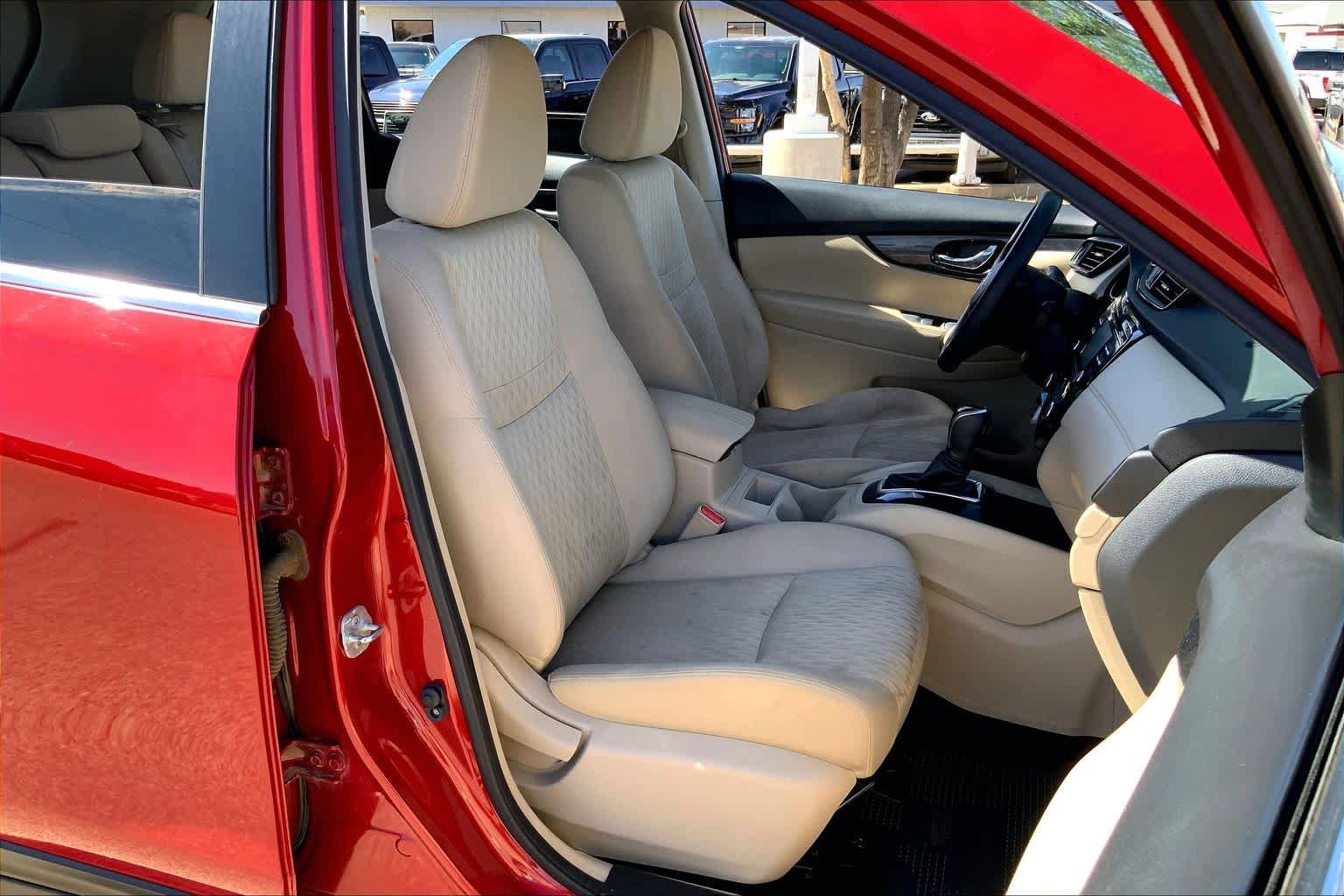 Used 2017 Nissan Rogue S FWD image 8