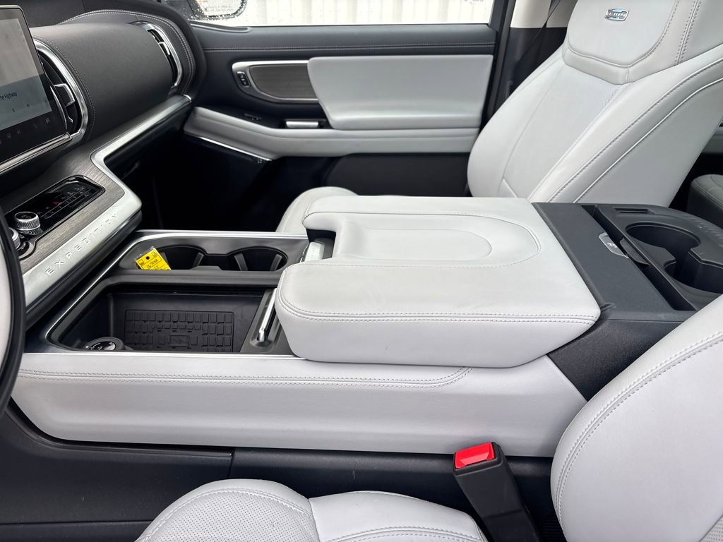 Used 2025 Ford Expedition Max Platinum w/ Driver's Package image 22