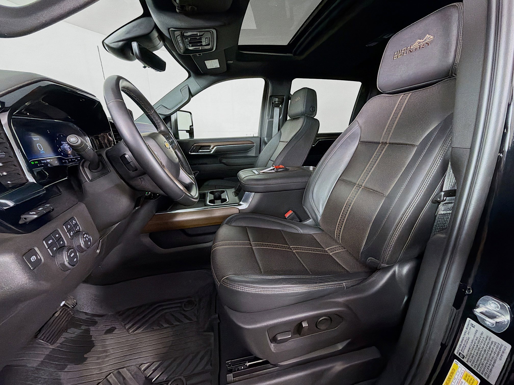 Used 2024 Chevrolet Silverado 2500 High Country w/ High Country Premium Package image 12