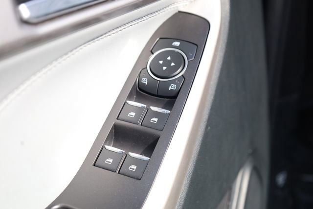 Used 2023 Ford Explorer XLT w/ Equipment Group 202A image 18