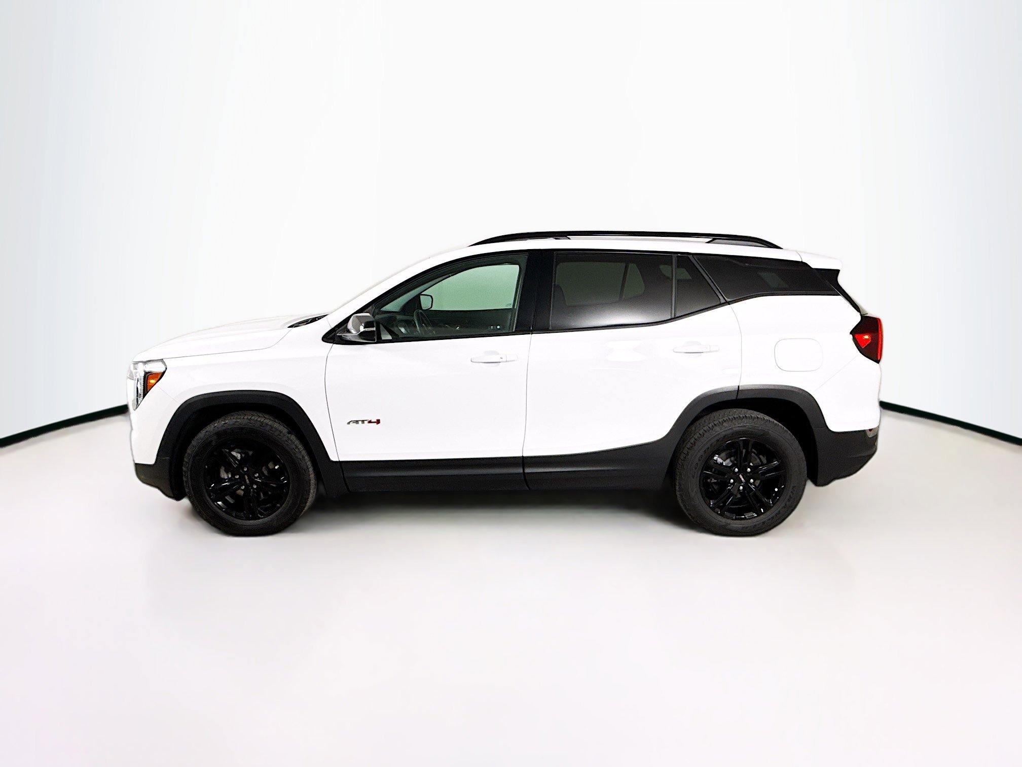 Used 2024 GMC Terrain AT4 image 7