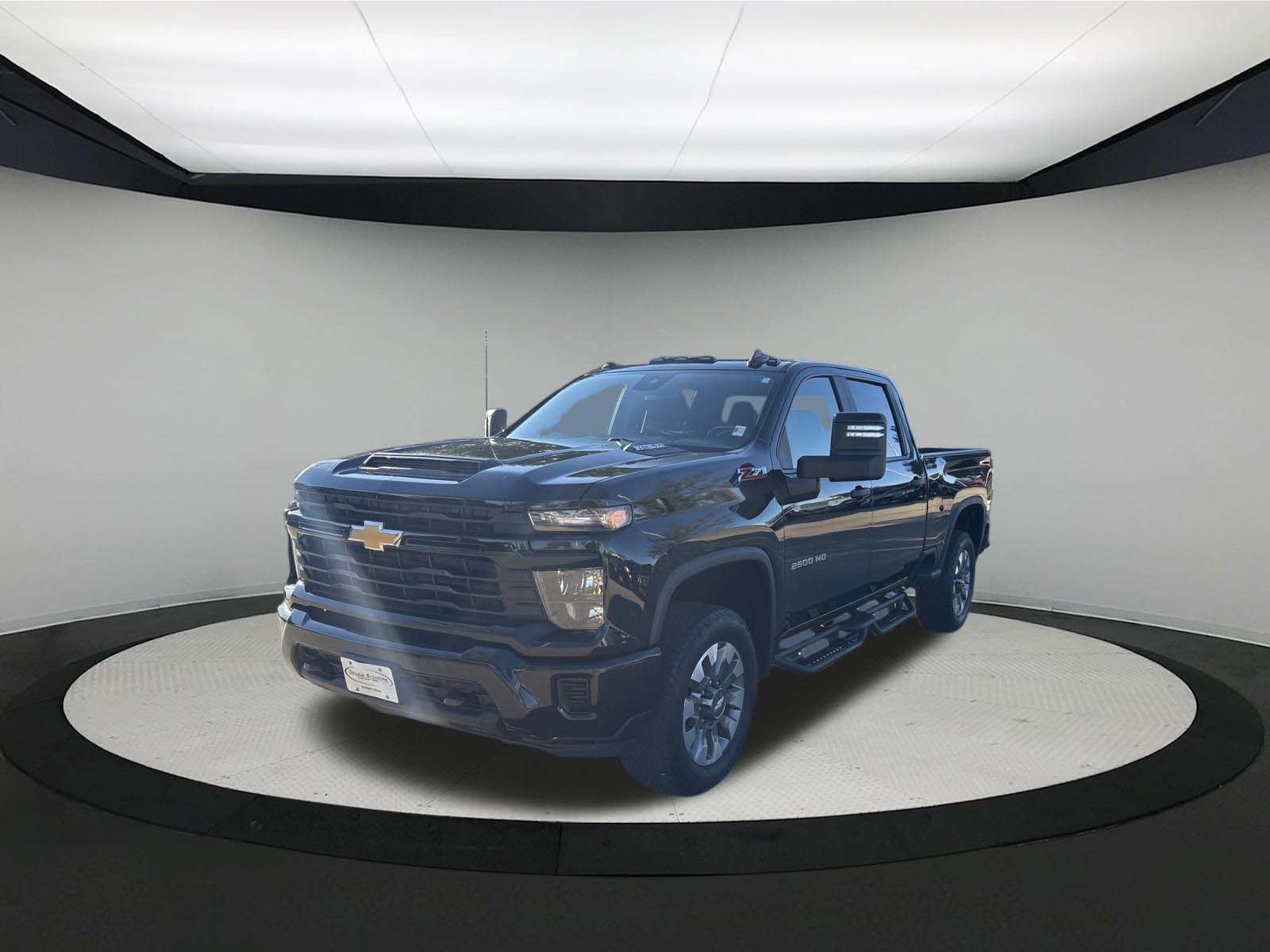 Used 2024 Chevrolet Silverado 2500 Custom w/ Custom Convenience Package AWD/4WD image 3