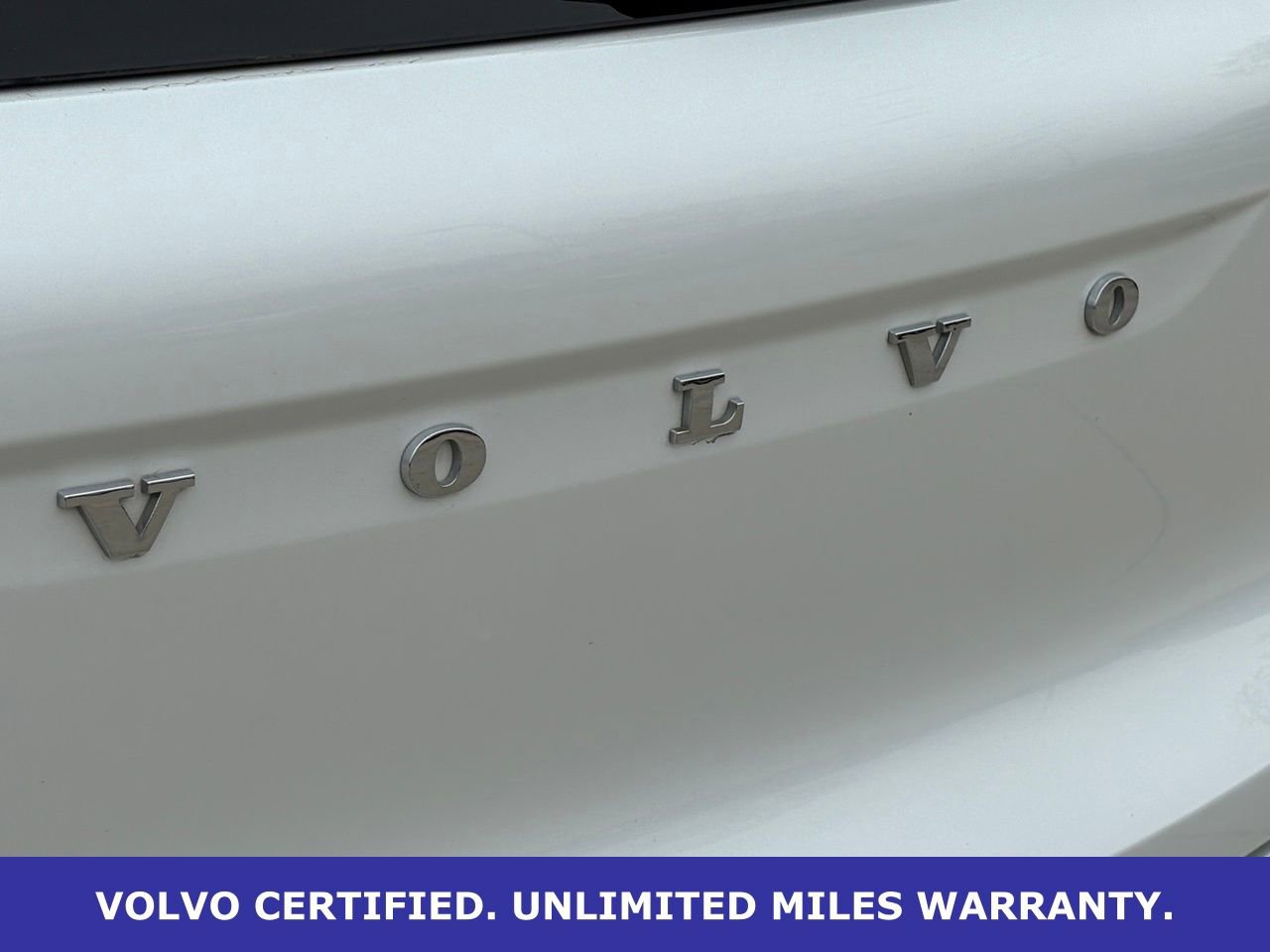 Certified 2025 Volvo XC40 B5 Core AWD/4WD image 8