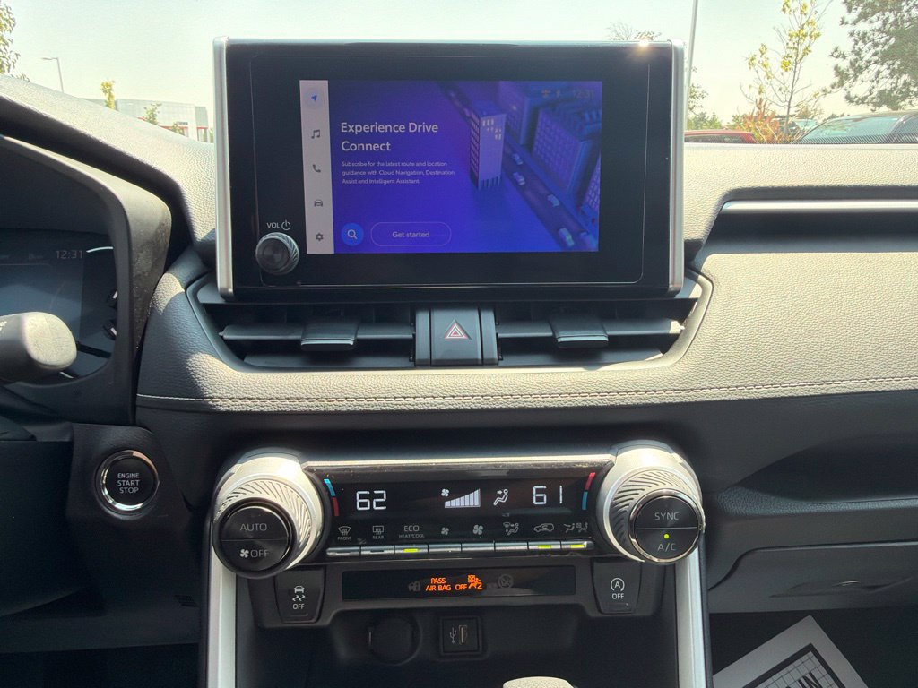 Used 2025 Toyota RAV4 XLE AWD/4WD image 29