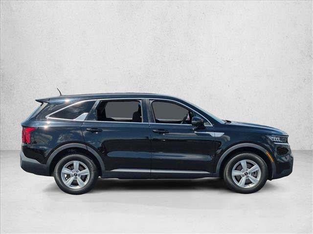 Used 2022 Kia Sorento LX FWD image 4