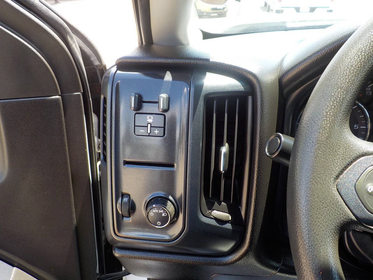 Used 2015 Chevrolet Silverado 2500 W/T AWD/4WD image 15