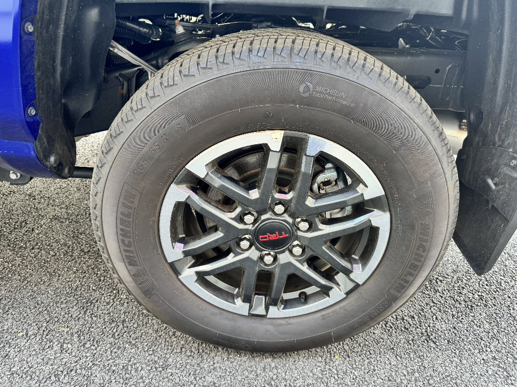 Used 2025 Toyota Tacoma TRD Sport AWD/4WD image 22