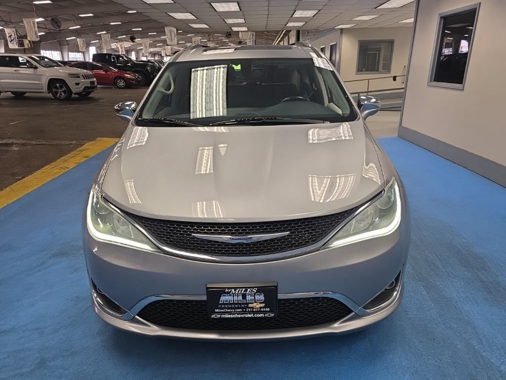 Used 2020 Chrysler Pacifica Limited FWD image 18