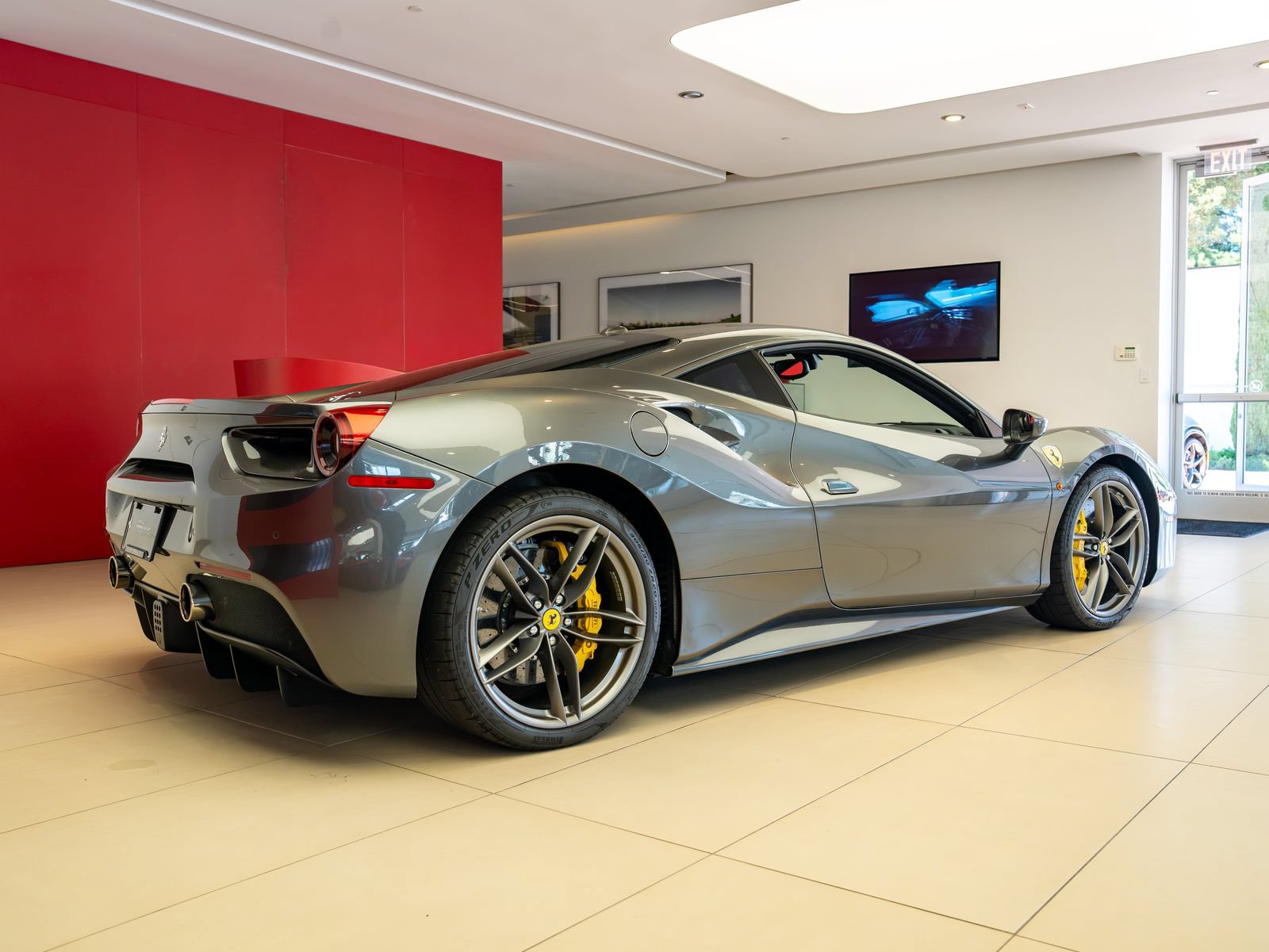 Certified 2017 Ferrari 488 GTB RWD image 6