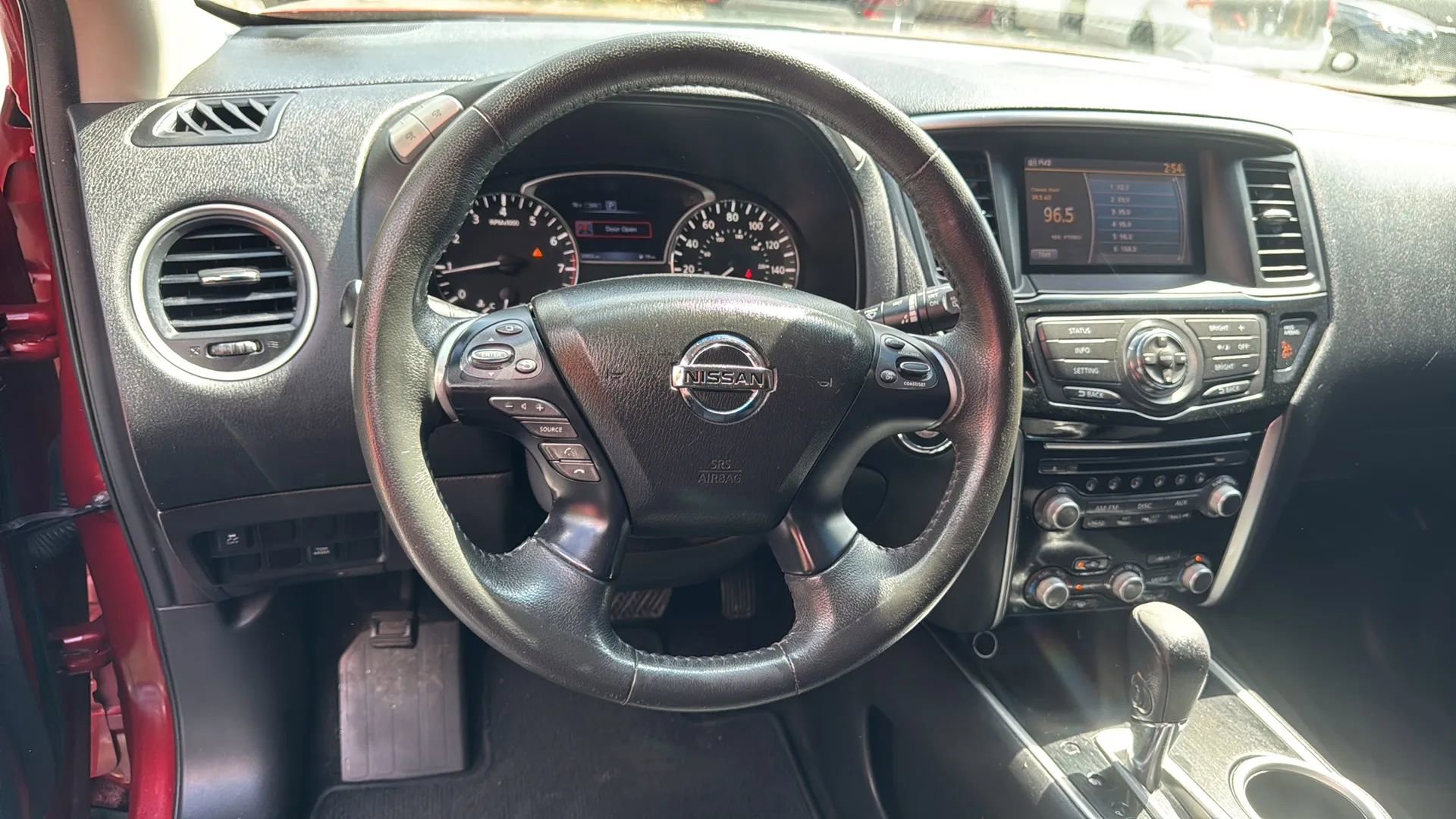 Used 2016 Nissan Pathfinder SV image 9