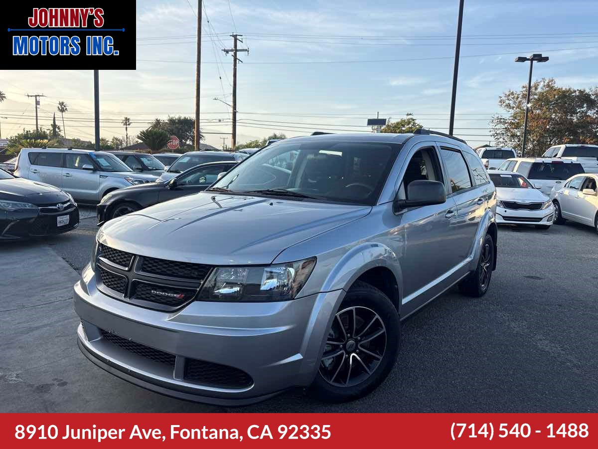 Used 2018 Dodge Journey SE w/ Blacktop Package FWD image 2