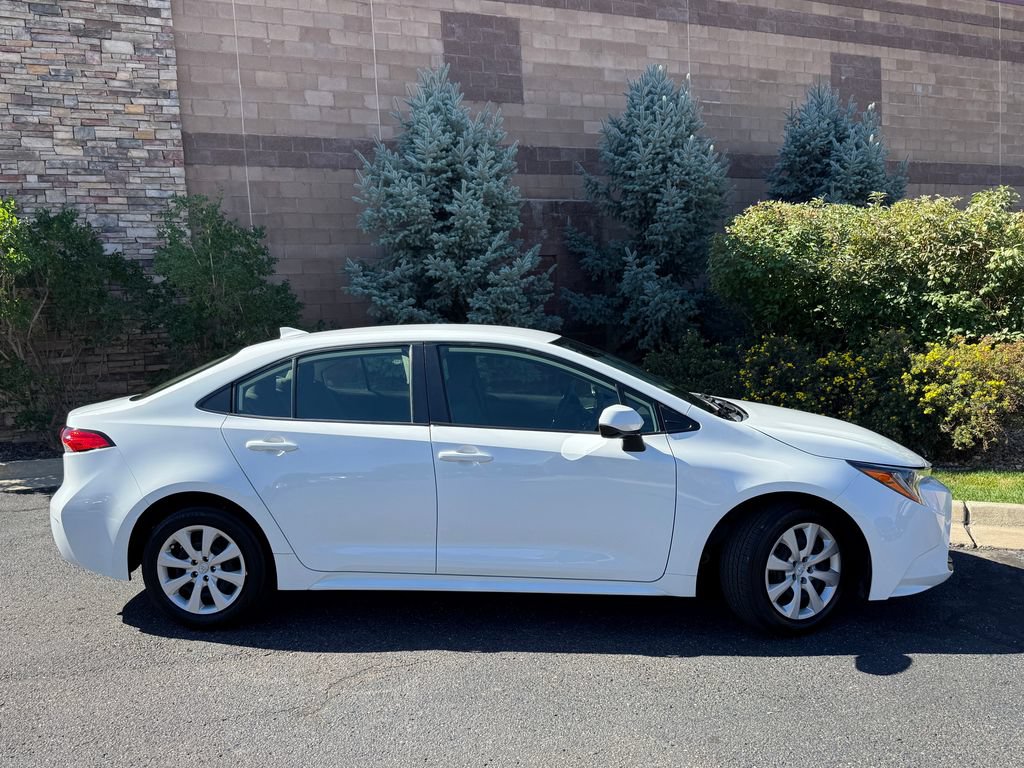 Used 2023 Toyota Corolla LE FWD image 5