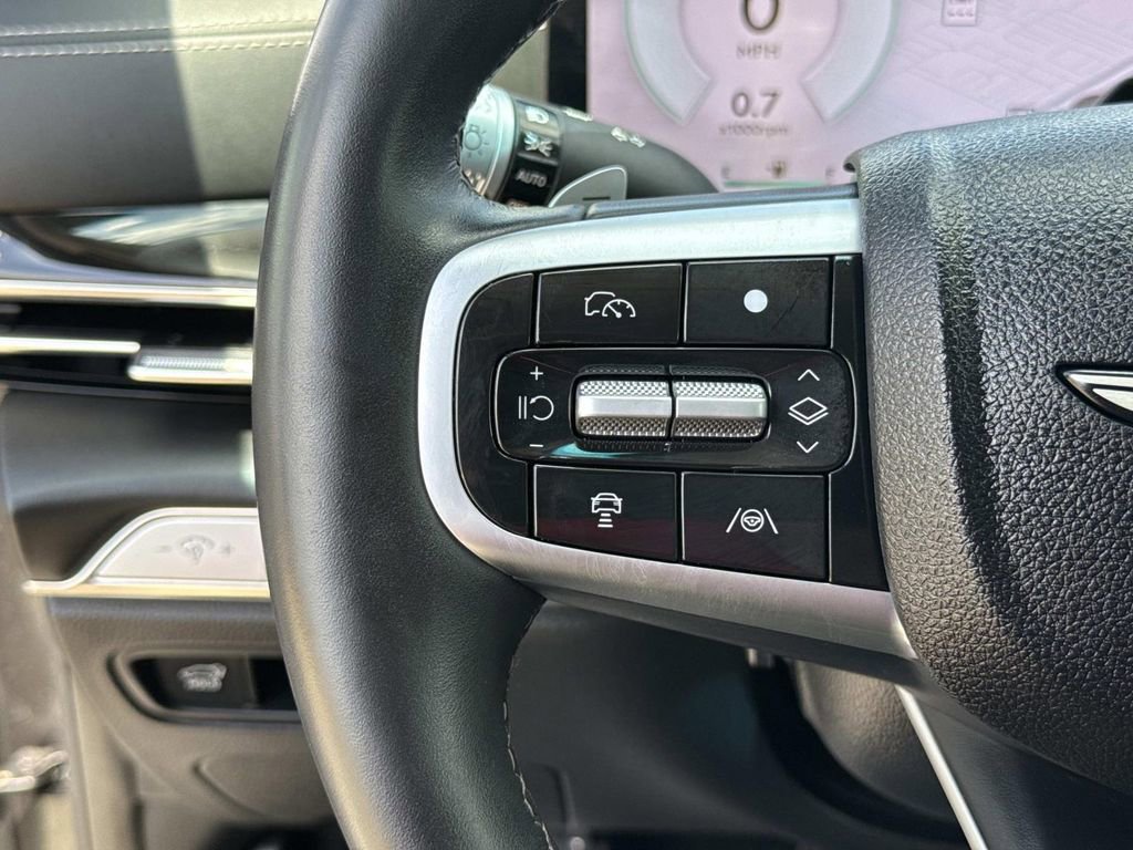 Used 2025 Genesis GV80 2.5T Standard AWD/4WD image 39